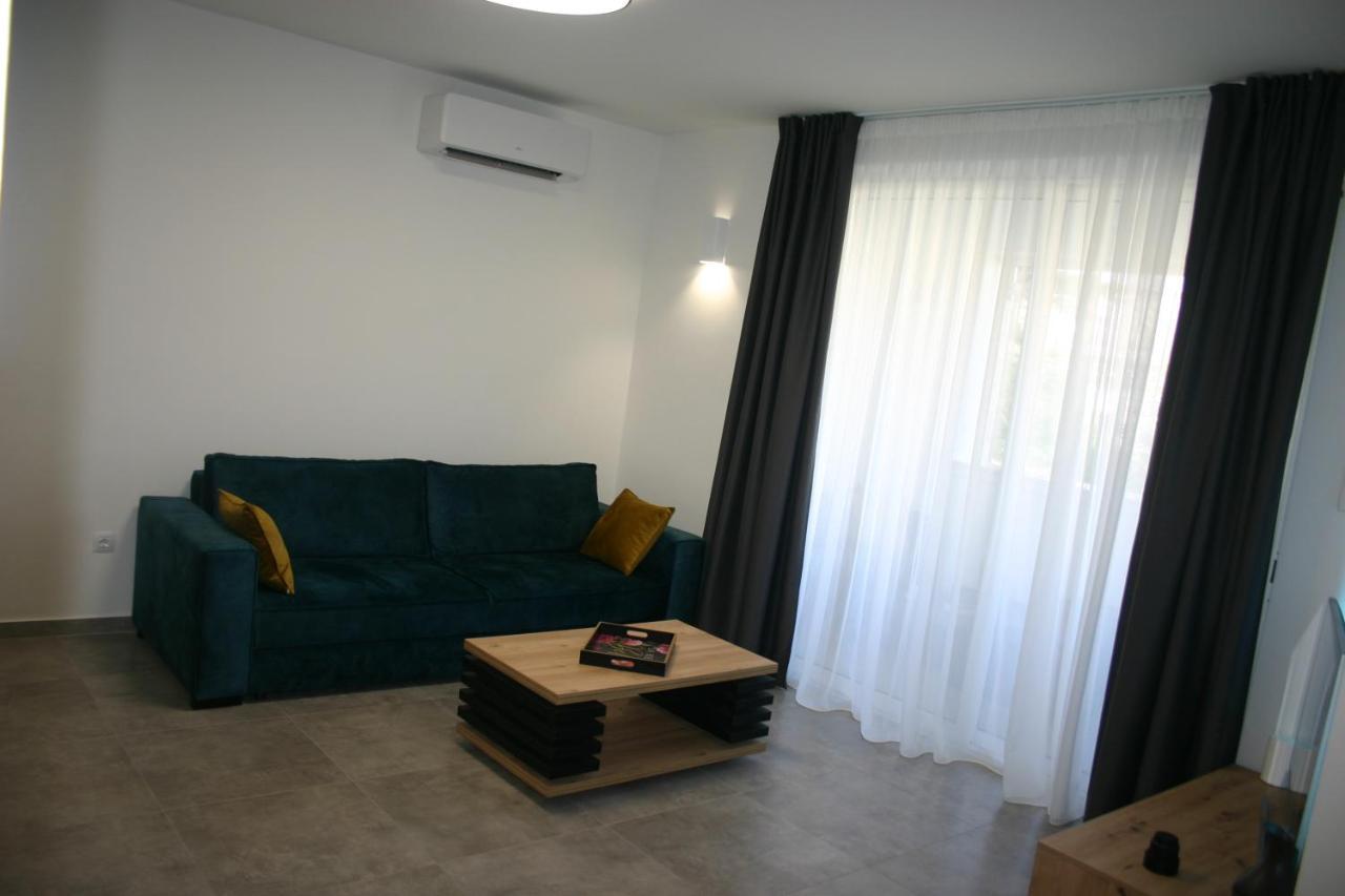 Next Door Apartment Maro & Ivan Njivice Bagian luar foto